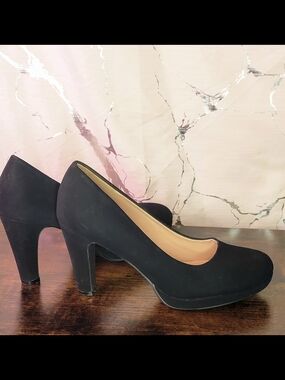 Classic Black Suede Platform Pumps - Women's Heels Size 8